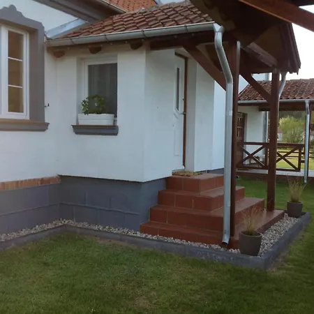 Kleine Gemuetliche Mit Ueberdachter Terrasse *